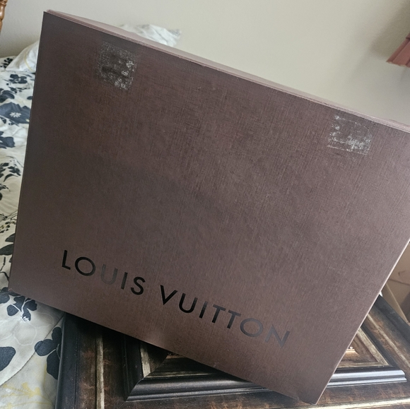 Louis Vuitton big empty box - Picture 1 of 8